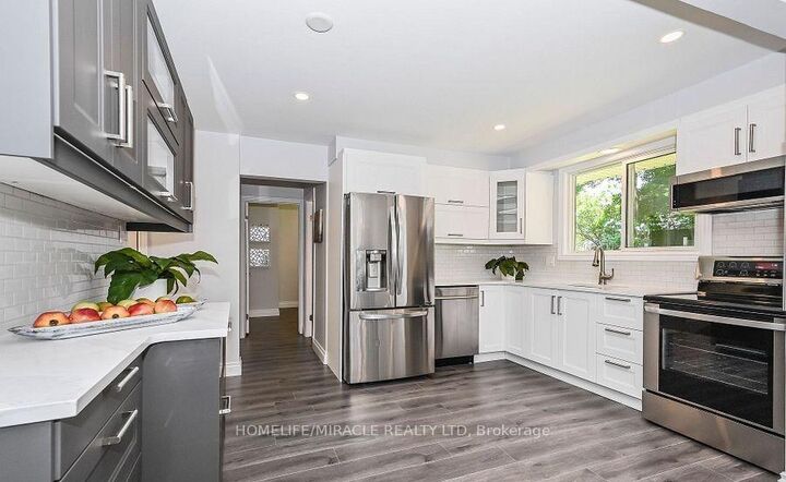 Property Photo: 146 Coach Hill Drive ON N2E 1P4