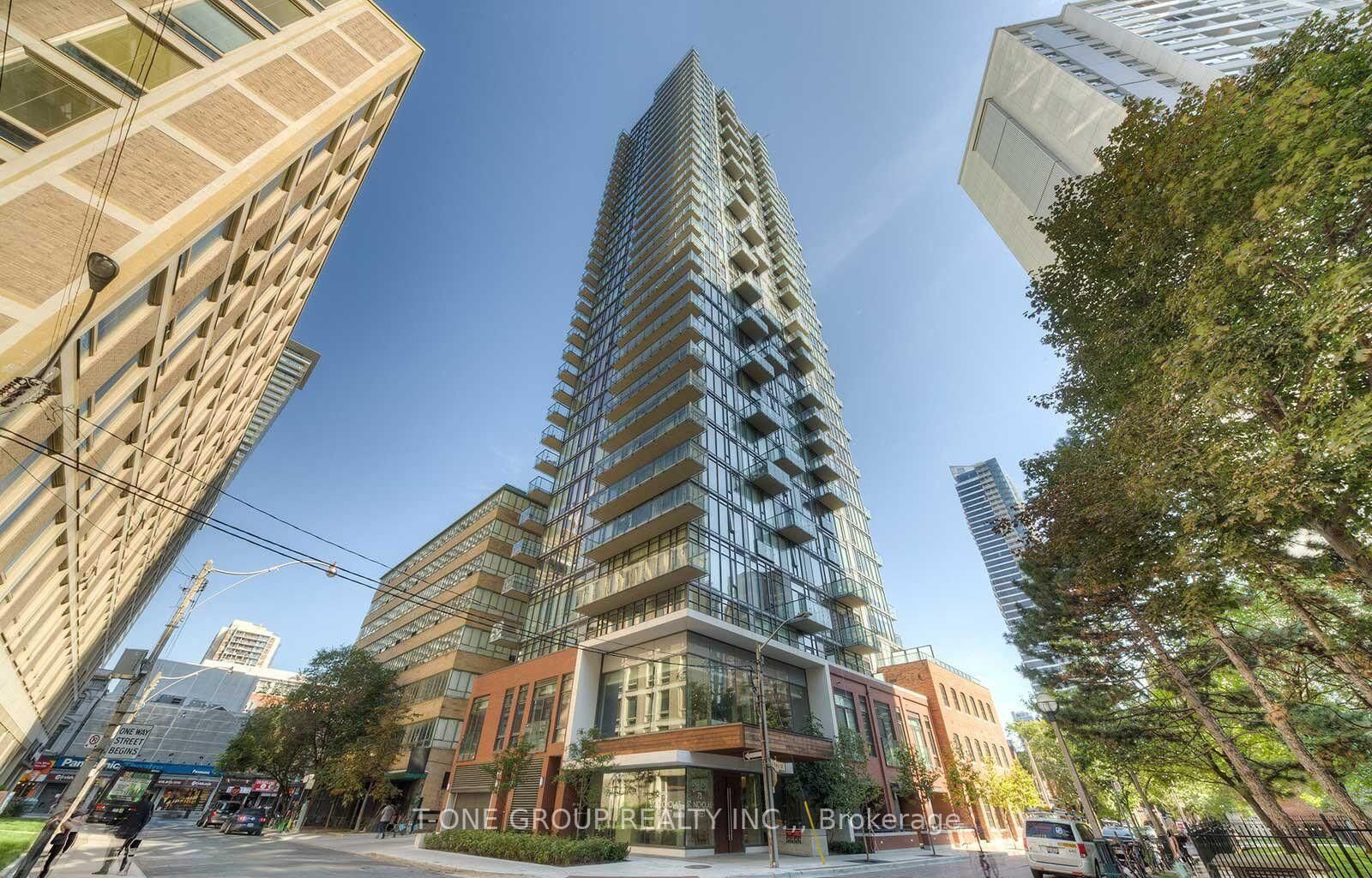 Property Photo: 75 St Nicholas Street 3202 ON M4Y 0A5