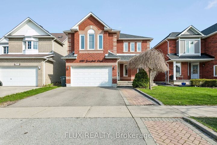 Property Photo: 6769 Gracefield Drive ON L5N 6T5