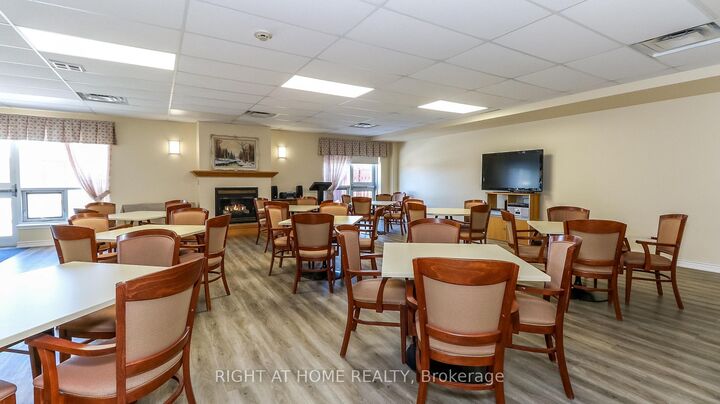 Property Photo: 94 Dean Avenue 404 ON L4N 0M3