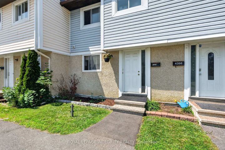 Property Photo: 4356 Stella Crescent ON K1J 8T7
