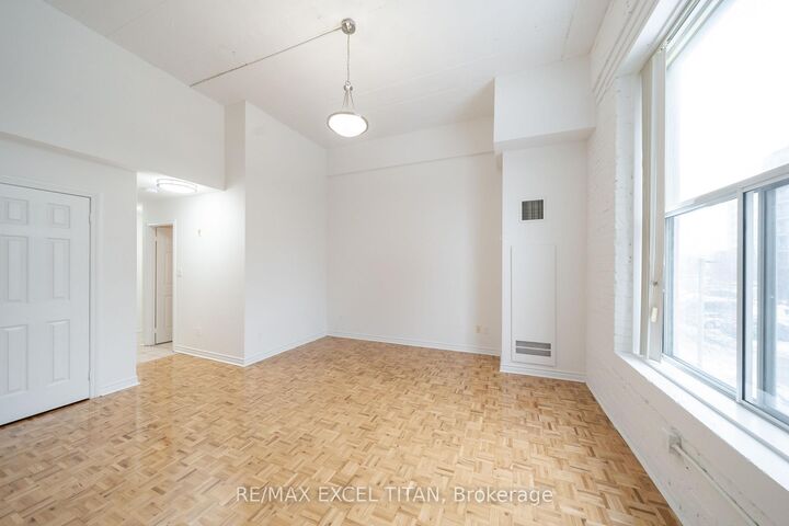 Property Photo: 1407 Dupont Street 315 ON M6H 4J7