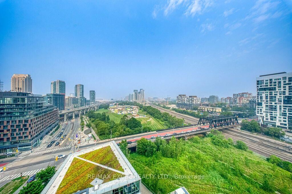 Property Photo: 170 Fort York Boulevard 1301 ON M5V 0E6