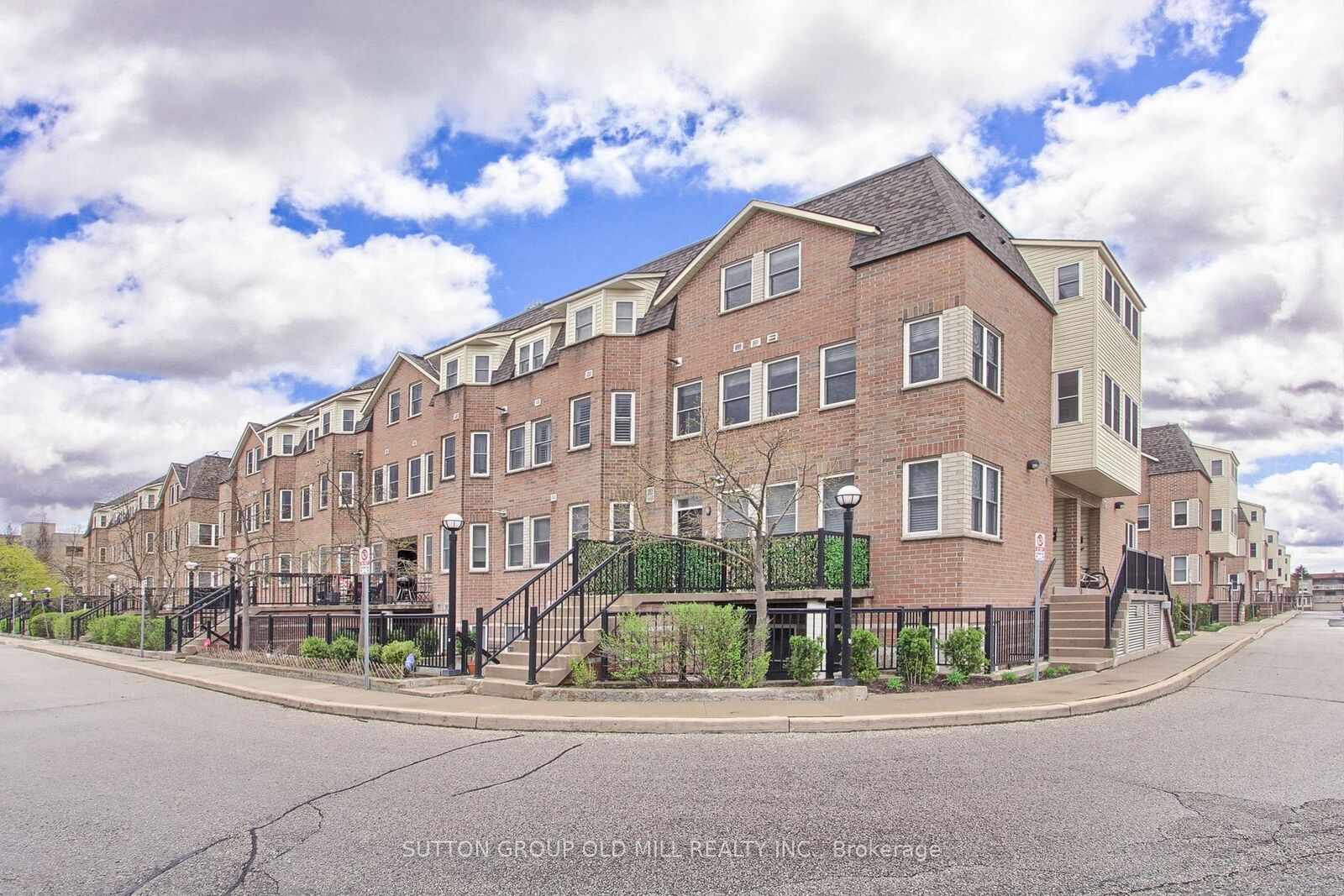Property Photo: 760 Lawrence Avenue W 167 ON M6A 3E7