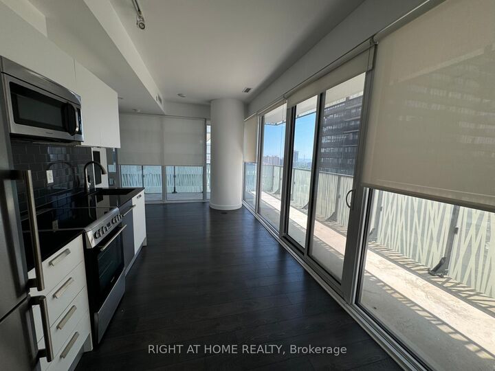 Property Photo: 42 Charles Street E 2802 ON M4Y 0B7