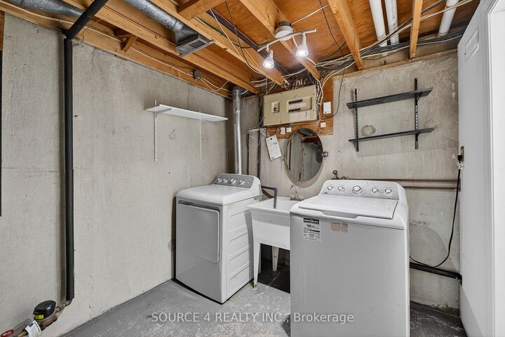 Property Photo: 70 Griselda Crescent ON L6S 1M3