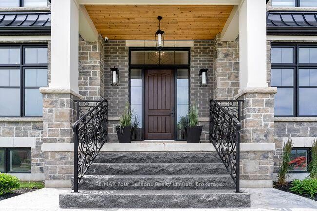 Property Photo:  101 Grindelwald Court  ON L9Y 0Z8 