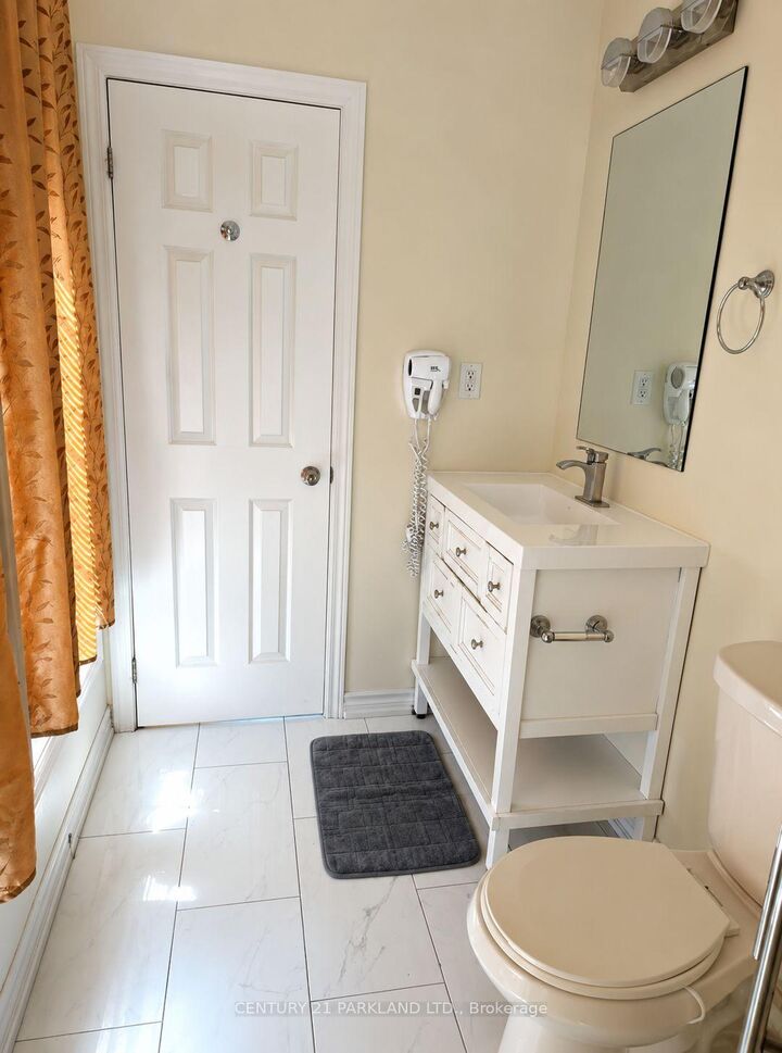 Property Photo: 52 Ignatius Lane ON M1E 0A3