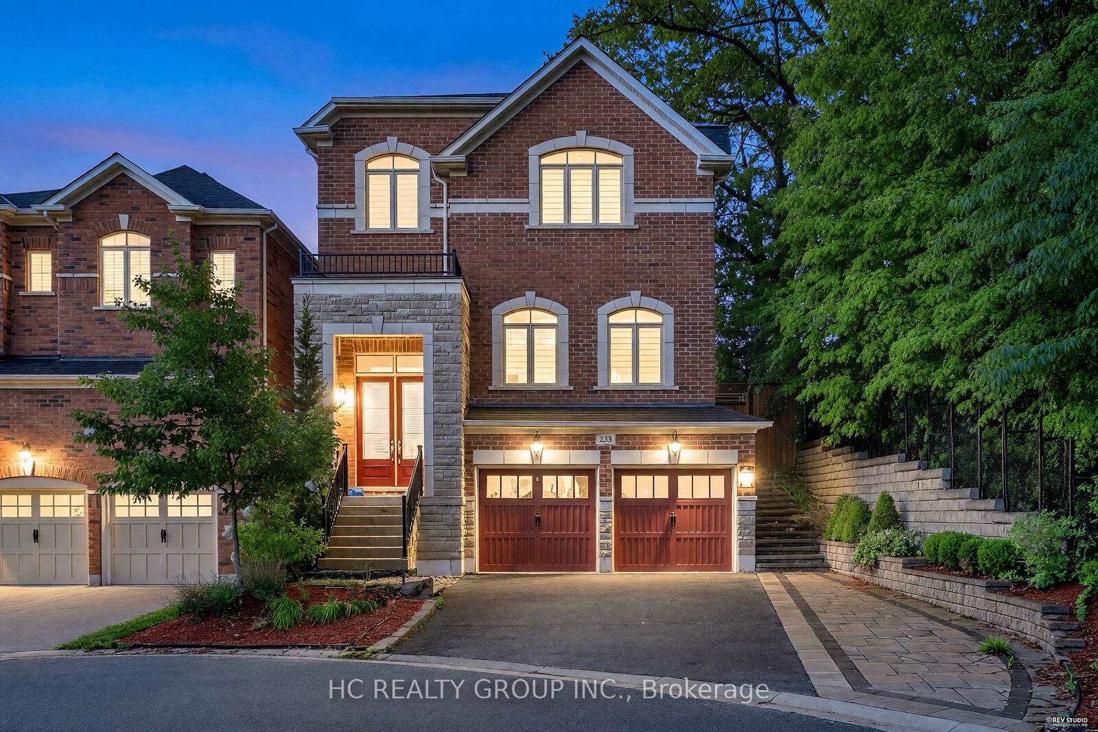 Property Photo: 233 Butternut Ridge Trail ON L4G 3P1