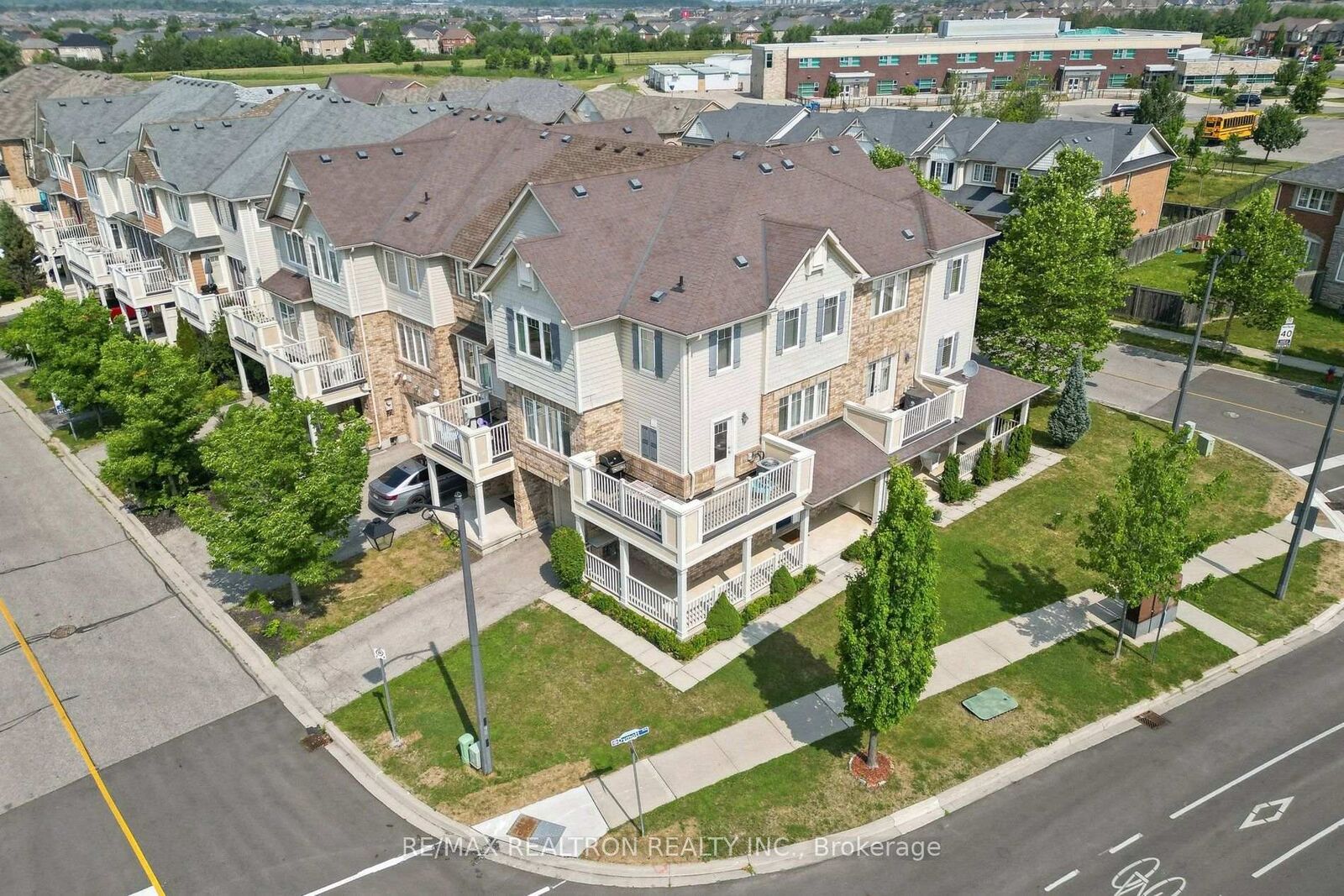 Photo de la propriété: 800 Fowles Court ON L9T 0Z8
