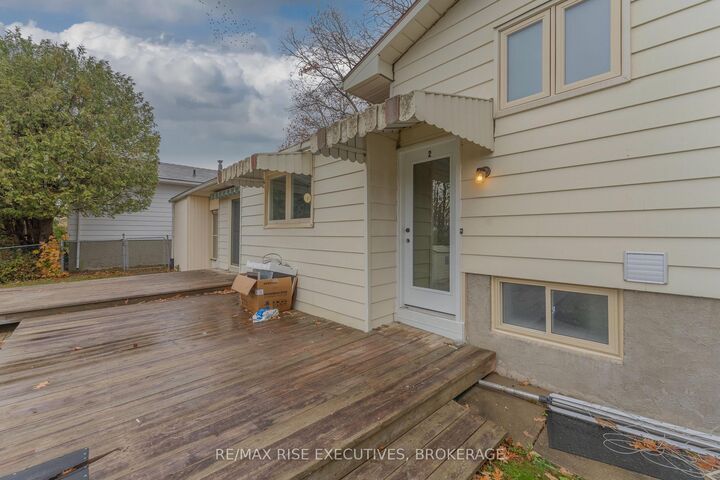 Property Photo: 811 Overlea Court 2 ON K7M 6Z8