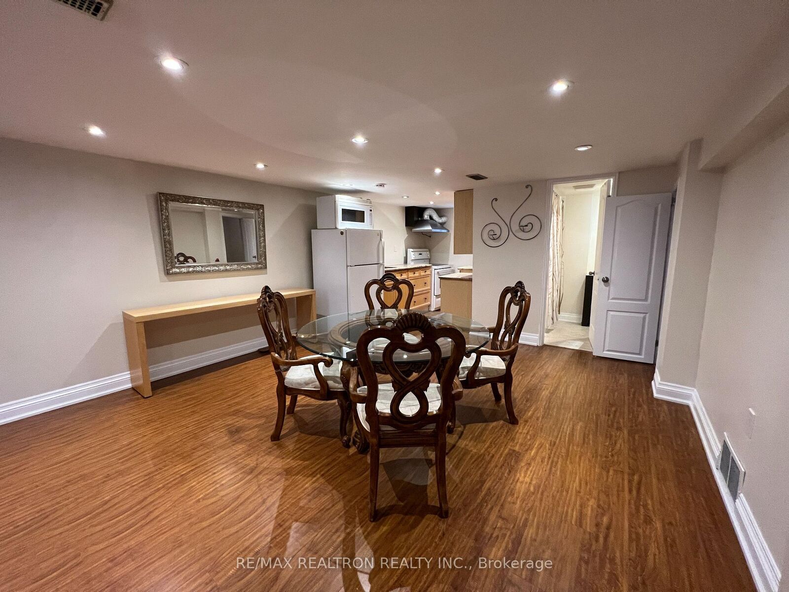 Property Photo: 428 Paliser Crescent N ON L4C 1R6
