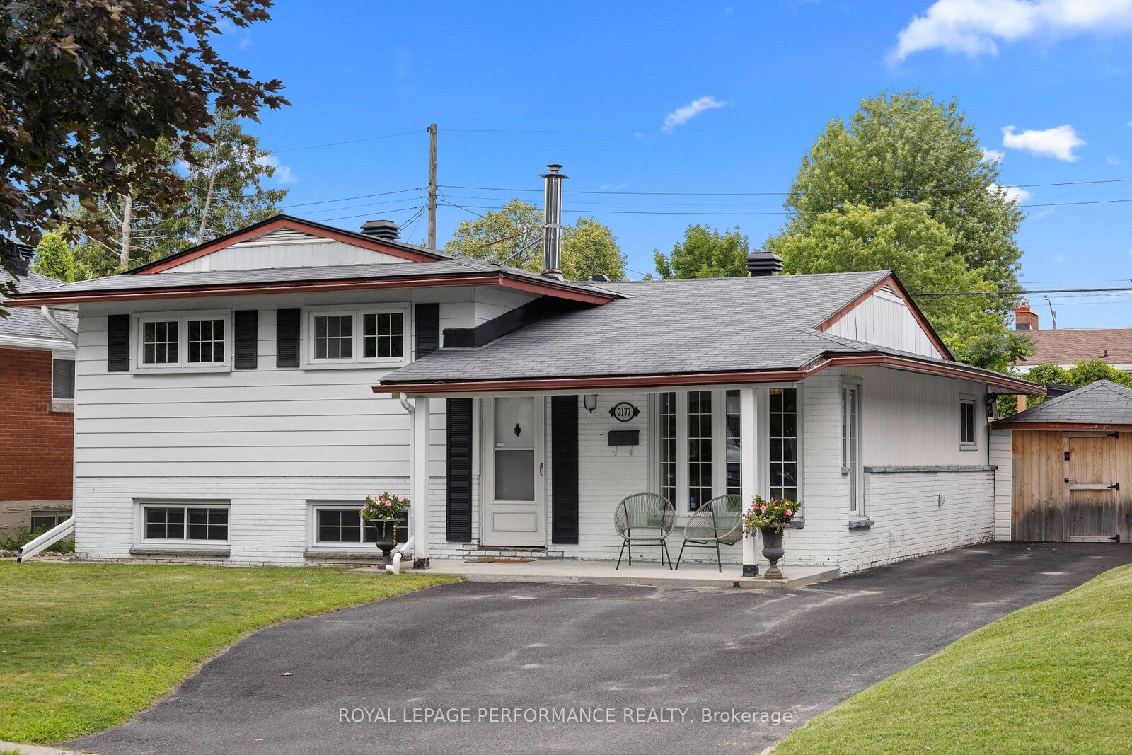 Property Photo: 2177 Bingham Street ON K1G 2V6