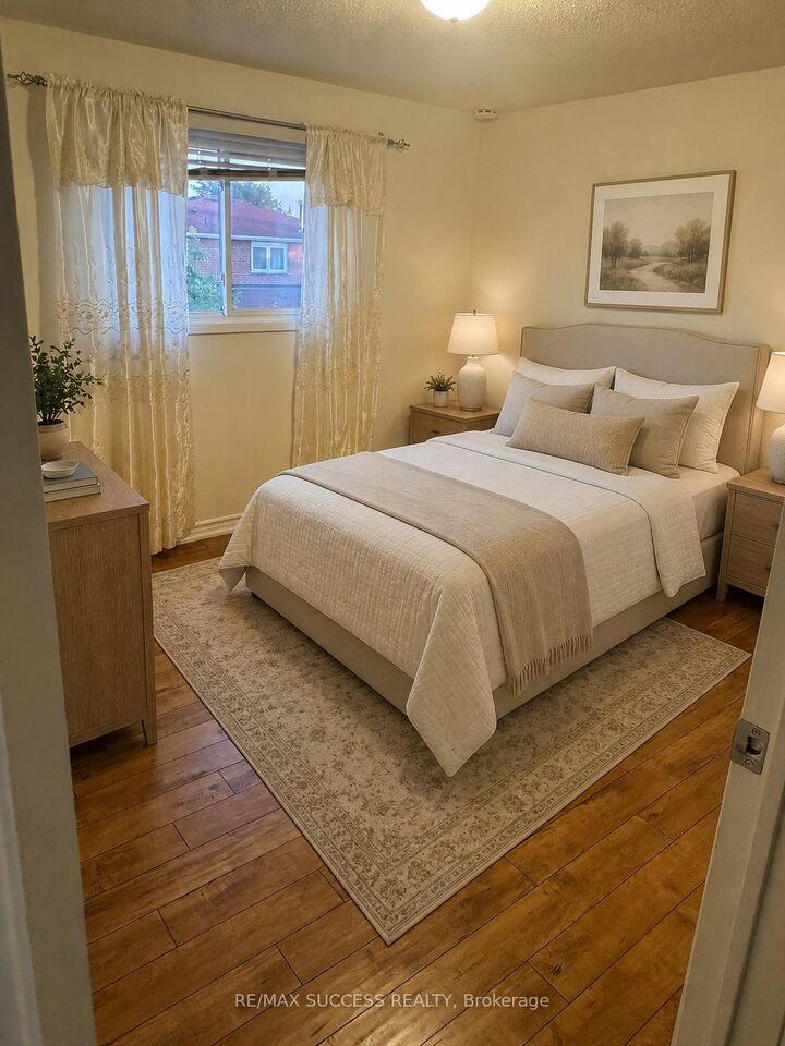 Property Photo: 32 Martindale Crescent ON L6X 2T9