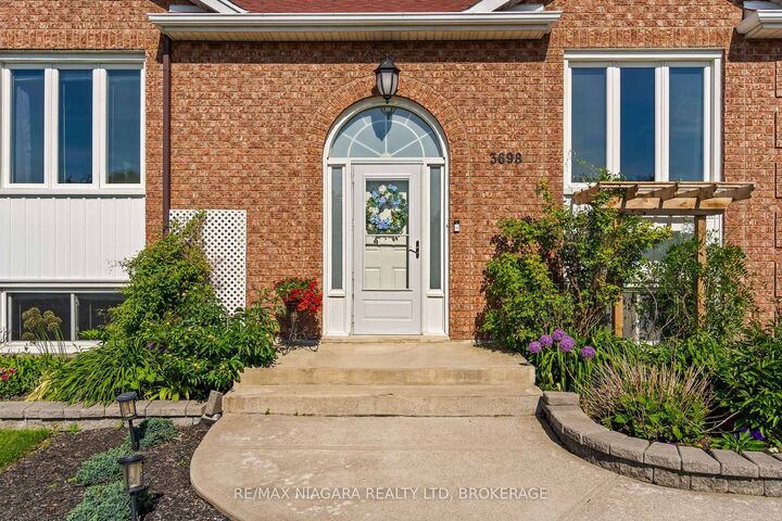 Property Photo: 3698 Sussex Lane ON L0S 1S0