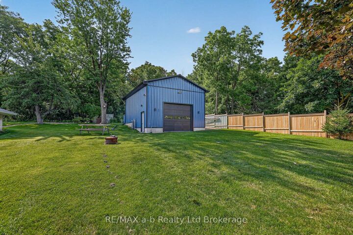 Property Photo: 584112 Beachville Road ON N5C 3J5