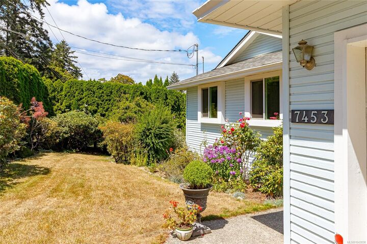 Property Photo: 7453 Veyaness Rd BC V8M 1V9