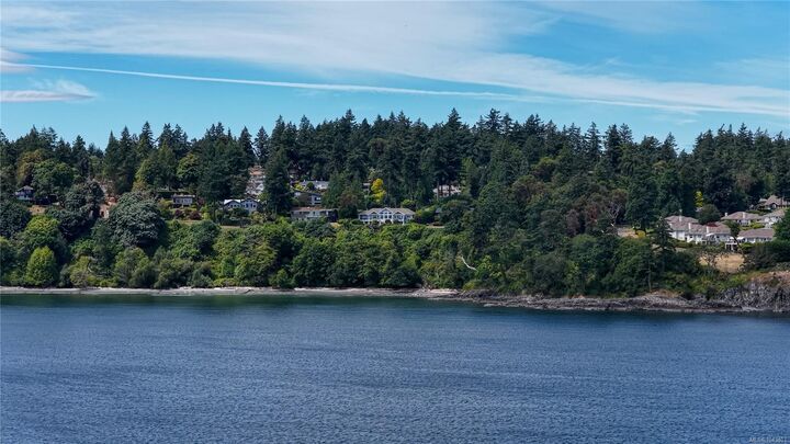 Property Photo:  2226 Arbutus Rd  BC V8N 1V3 
