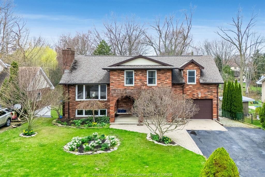 Property Photo: 122 Augustine ON N9Y 1C5