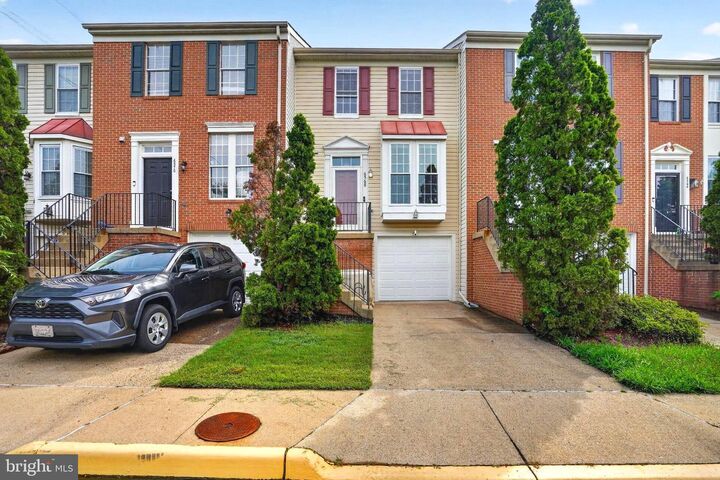 Property Photo: 6568 Osprey Point Lane VA 22315