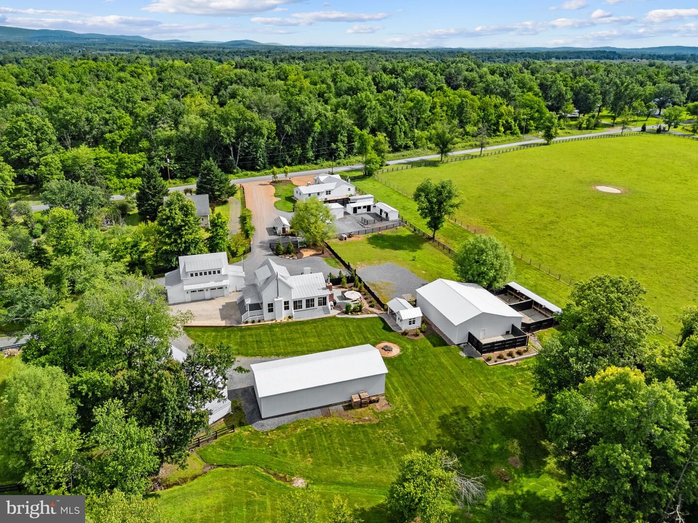 Property Photo: 35321 Snake Hill Road VA 20117
