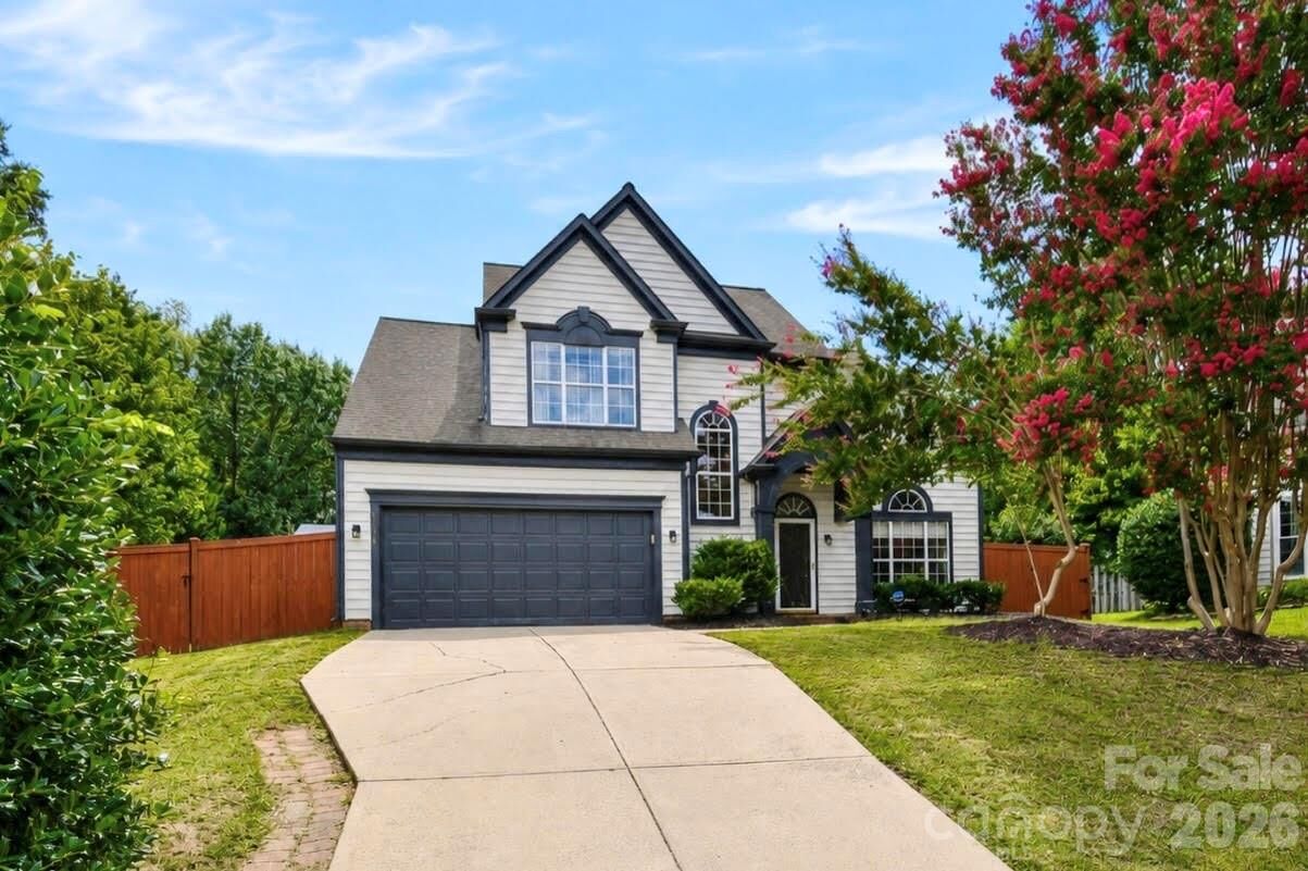 Property Photo: 6634 Bells Mill Drive NC 28269
