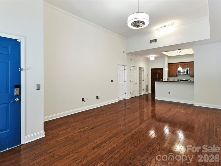Property Photo:  300 W 5th Street 2  NC 28202 