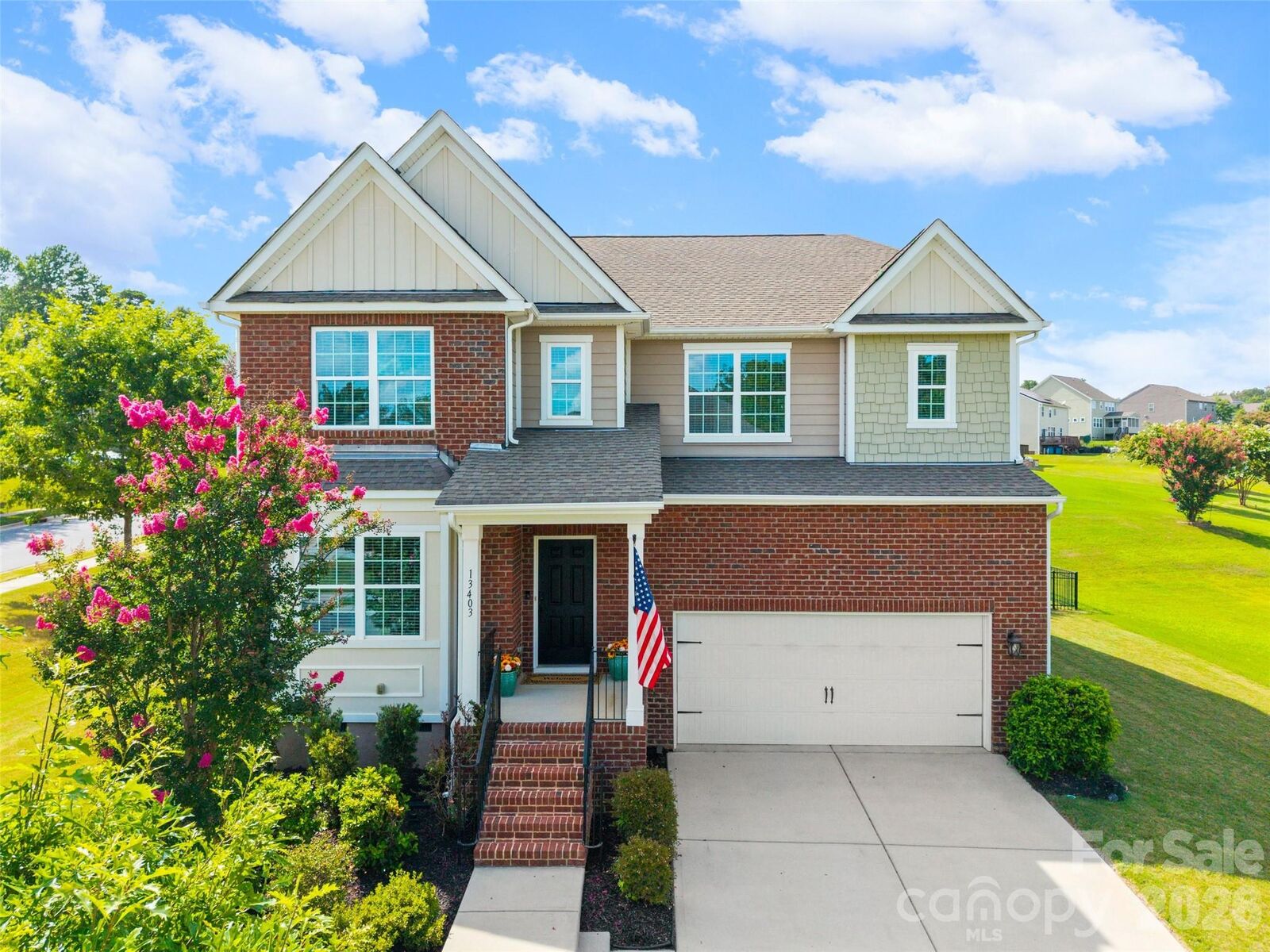 Property Photo: 13403 Highflyer Woods Lane NC 28278