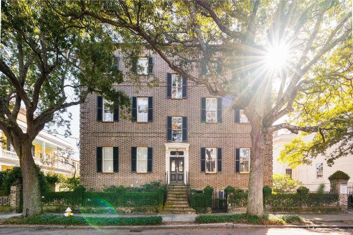 Property Photo:  55 Laurens Street Unit H Unit 55-H  SC 29401 