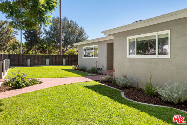 Property Photo: 3022 Tyburn St CA 90039