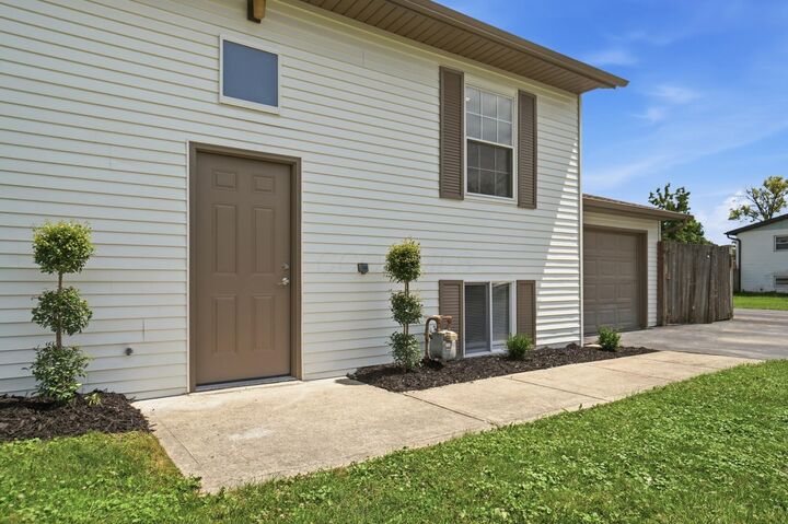Property Photo:  142 Gladys Road  OH 43228 