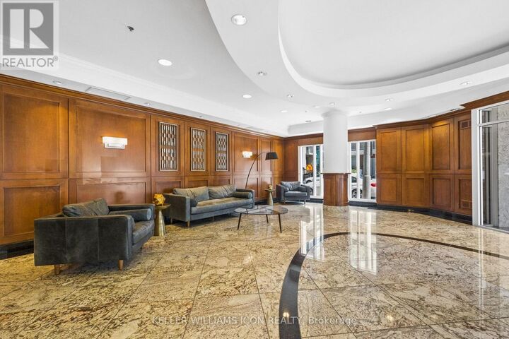 Property Photo: 195 Besserer Street 2202 ON K1N 0B6