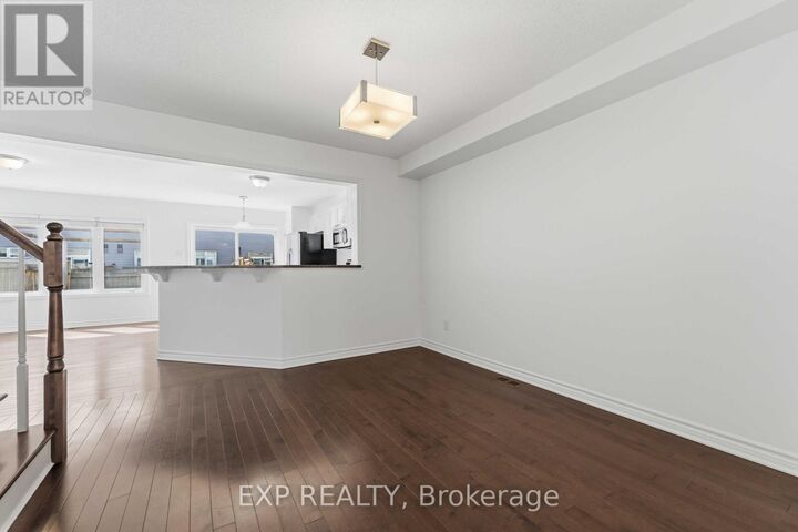 Property Photo:  82 Buffalograss Crescent  ON K2J 6H5 