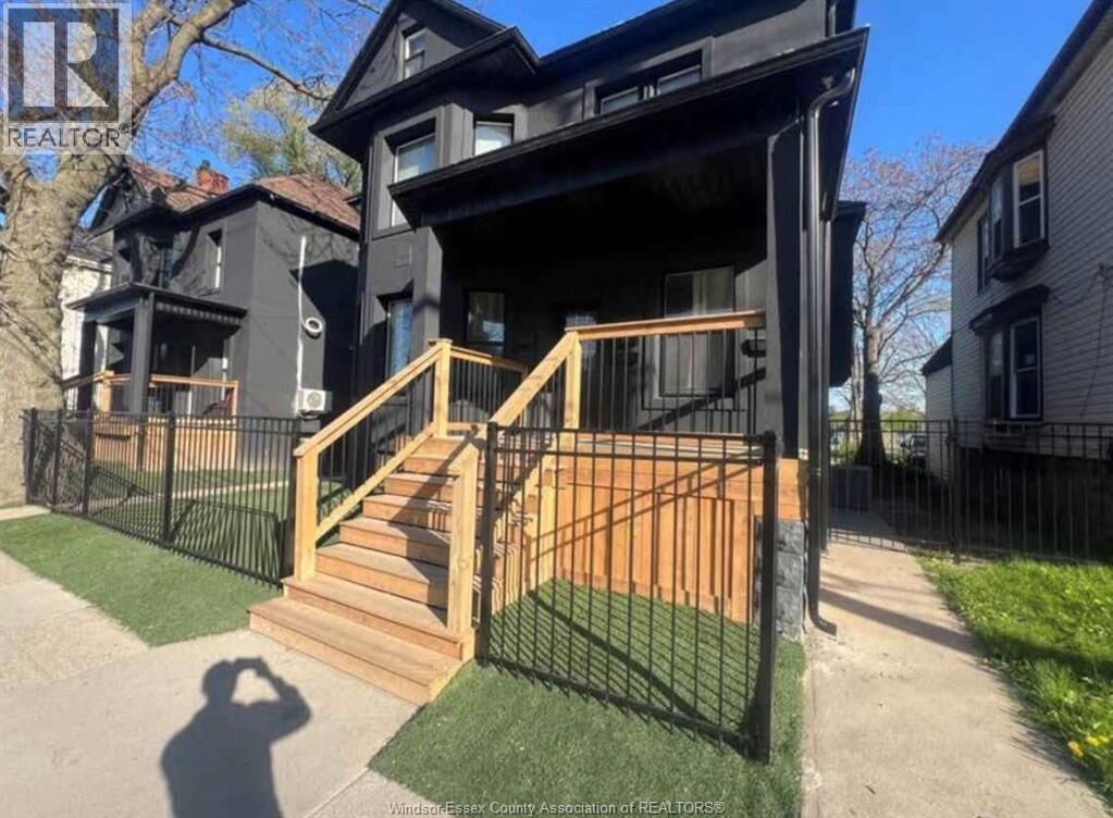 Property Photo:  429 Wyandotte Main  ON N9A 5X5 