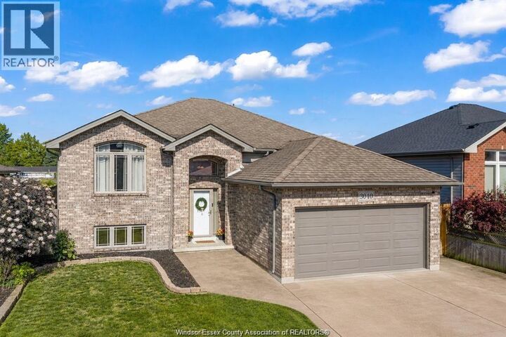 Property Photo:  3040 Troup Crescent #Upper  ON N8R 0A5 