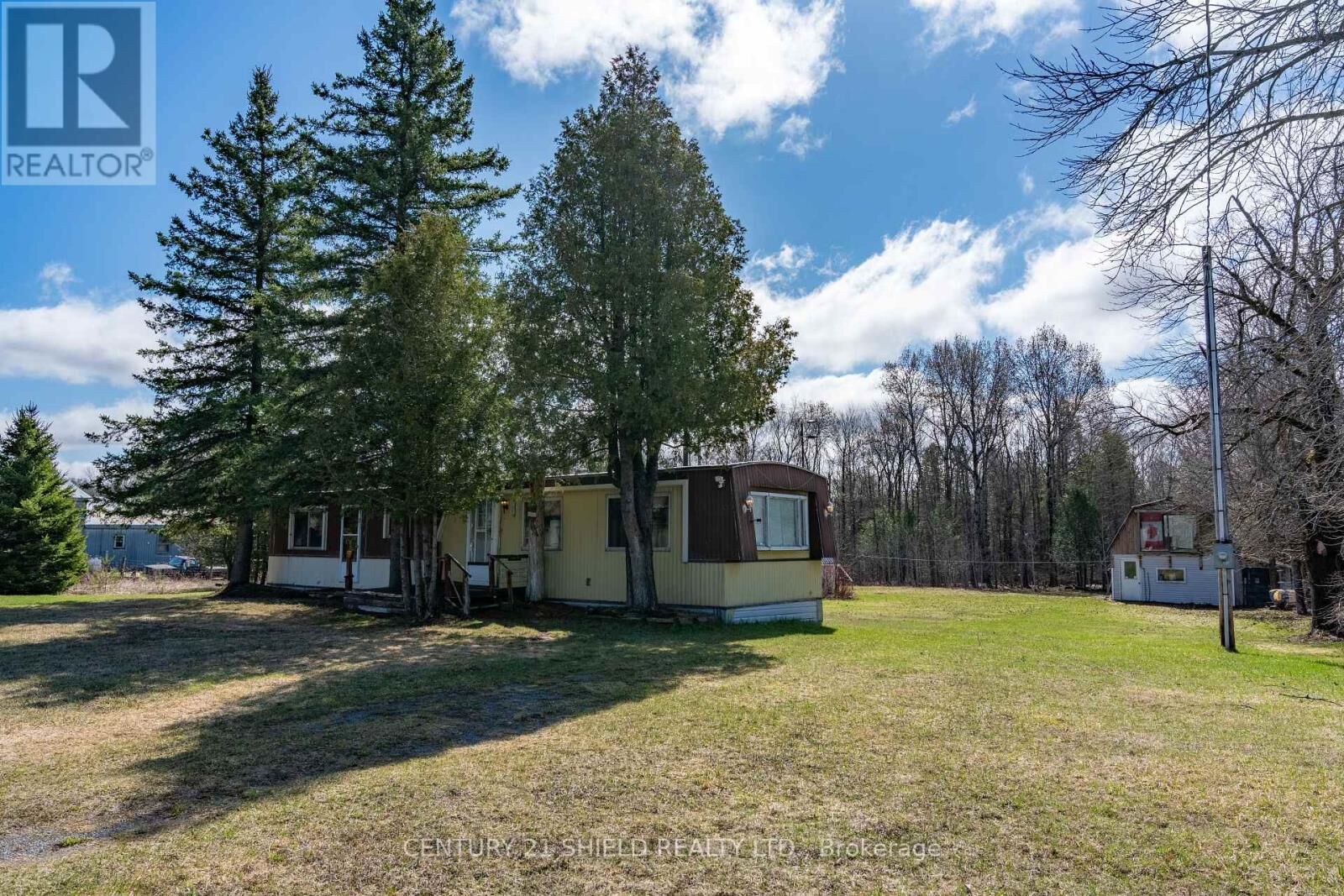 Property Photo:  18100 Kenyon Concession Rd 1 Road  ON K0C 1B0 