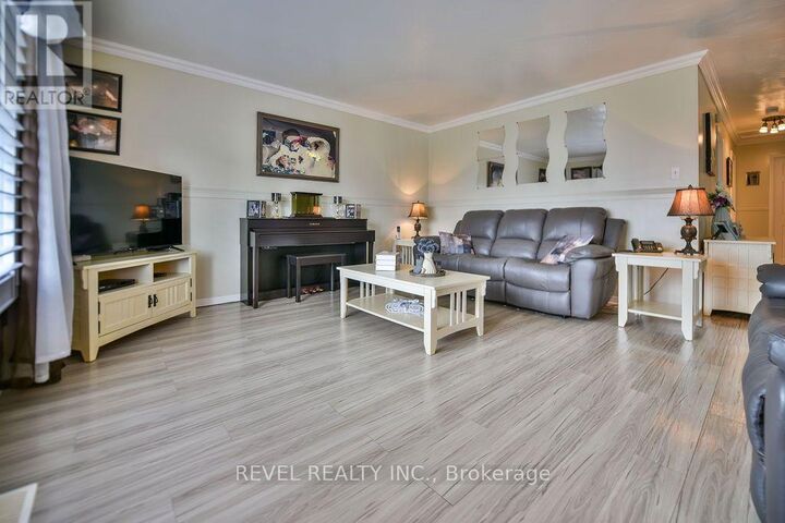Property Photo:  216 Renee Place  ON P4P 1E8 