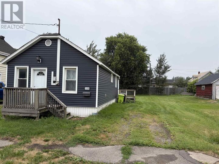 Property Photo:  169 Goetz St  ON P6C 4W1 