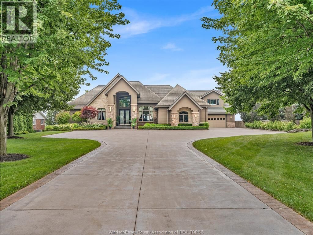Property Photo:  320 Seacliff Drive West  ON N8H 4E1 