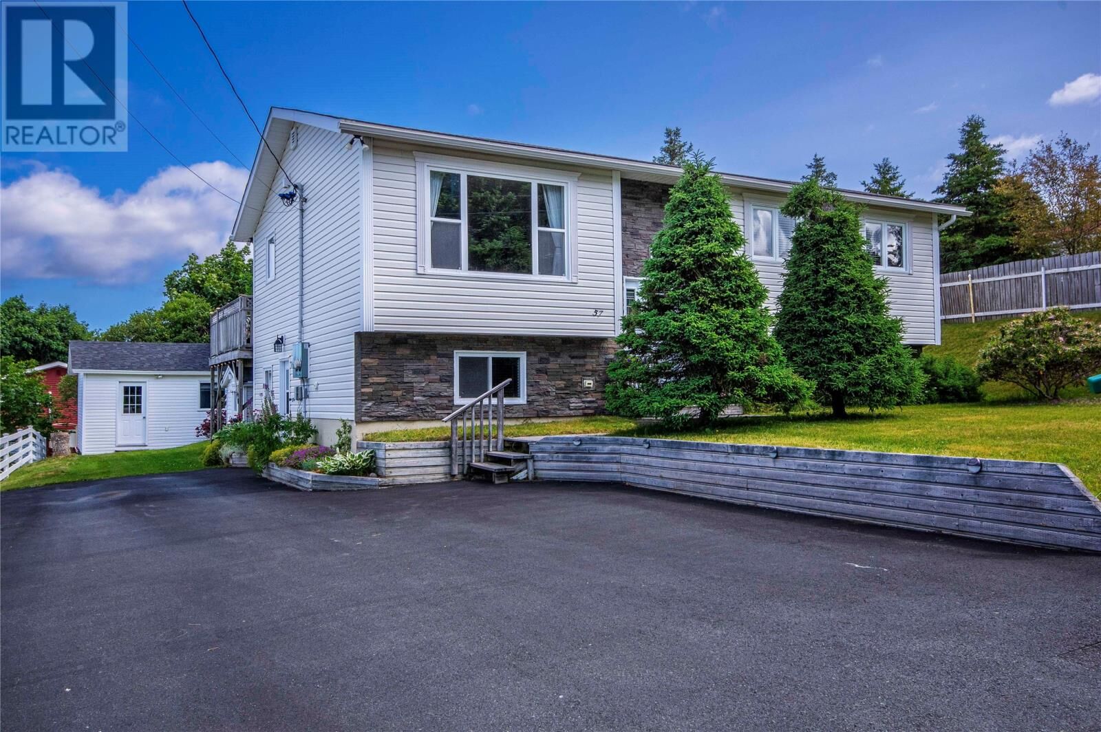 Property Photo:  57 Cabot Road  NL A1W 4C5 
