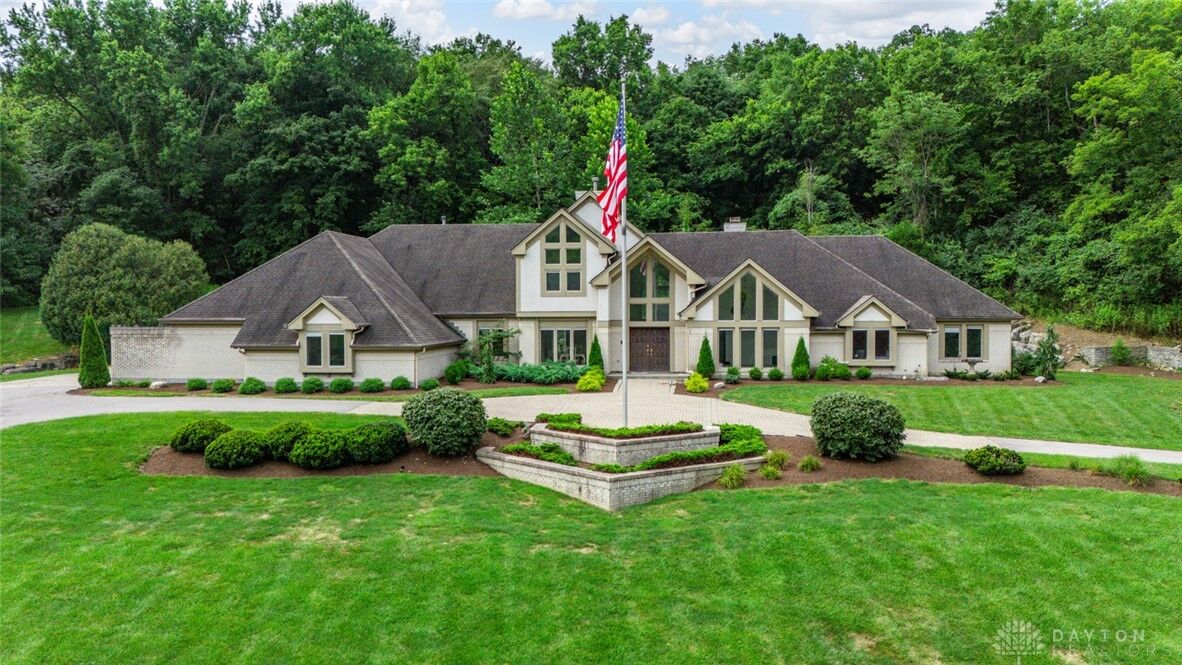 Property Photo: 2614 E Centerville Station Road OH 45459