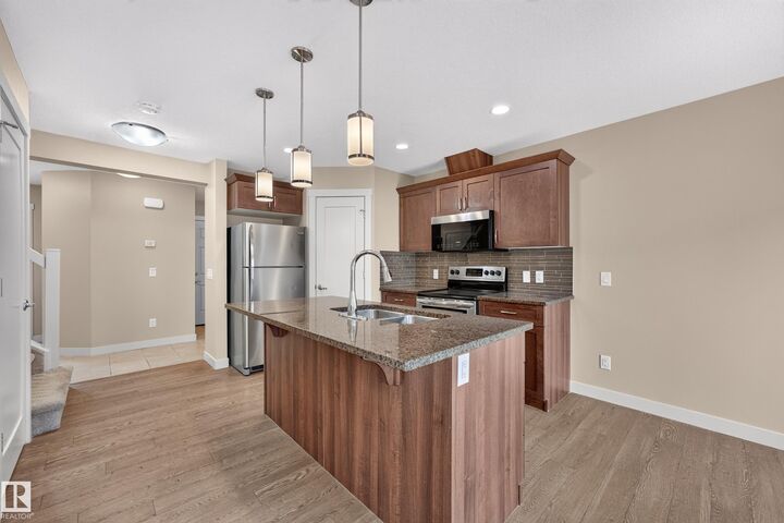 Property Photo:  2730 Sparrow Place NW  AB T5S 0J6 