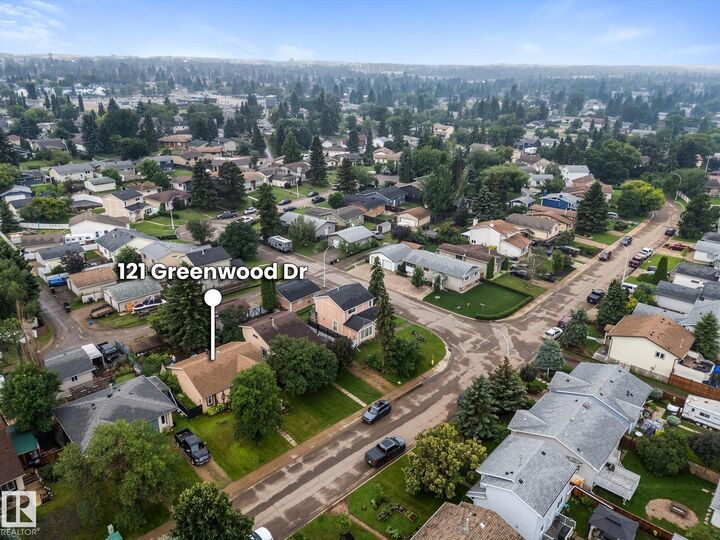 Property Photo:  121 Greenwood Drive  AB T7X 1X8 