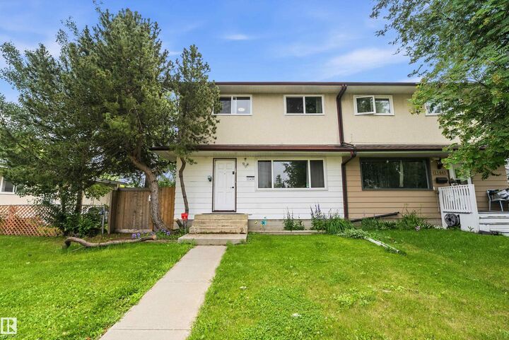 11439 39 Avenue NW — photo 1