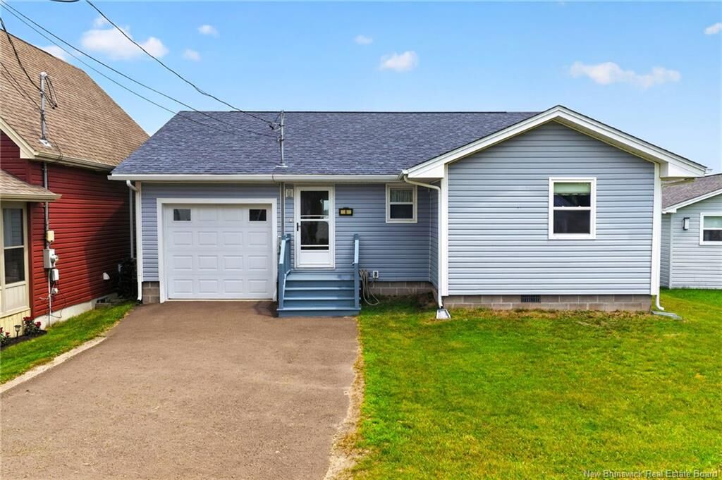 Property Photo:  6 De La Mer Boulevard  NB E4R 2L9 