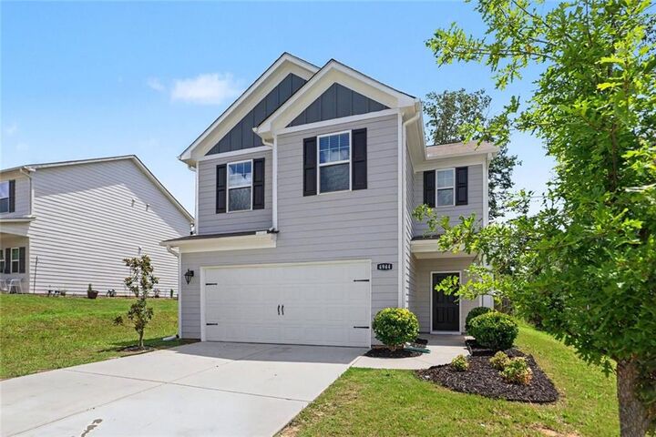 Property Photo: 4944 Bridle Run Trail GA 30135