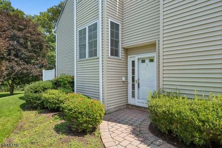 Property Photo: 9 Paula Way Ondo NJ 07922