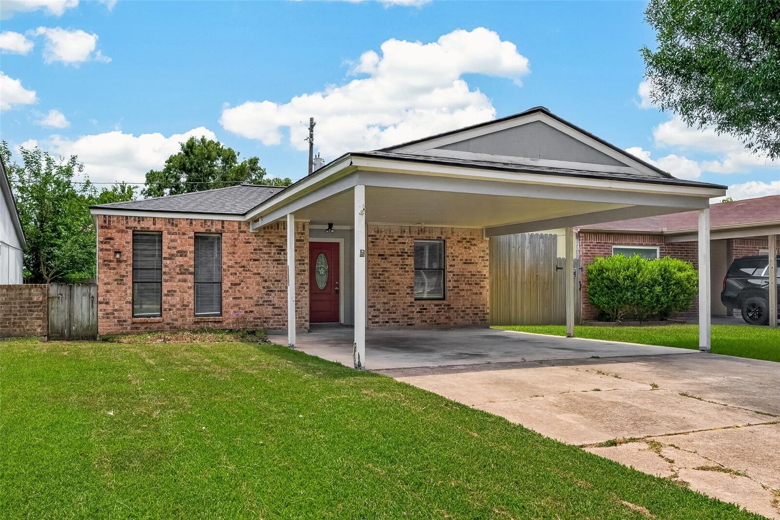 Property Photo: 4608 W Jasmine Street TX 77581