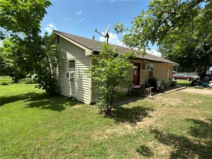 Property Photo: 508 N 3rd Street MO 64779