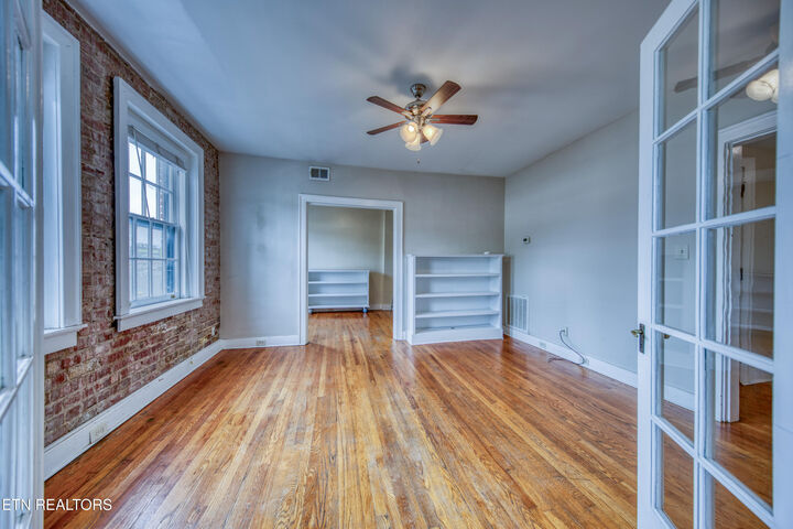 Property Photo: 201 W Fifth Ave 7 TN 37917